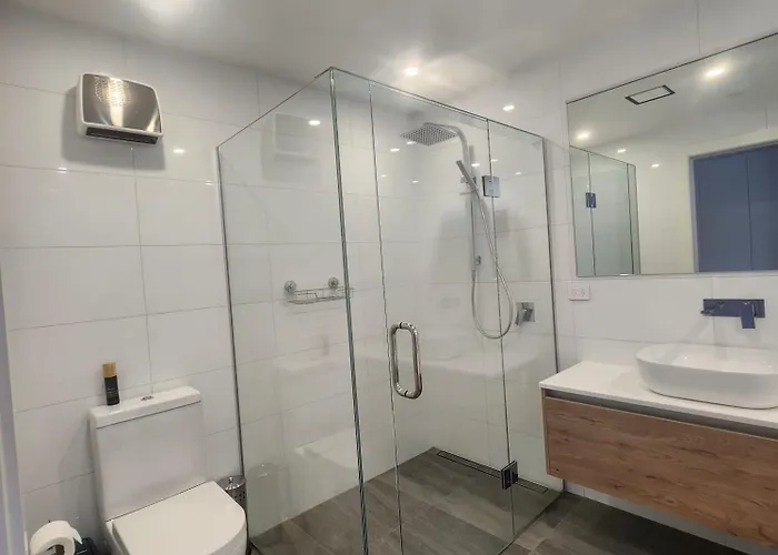 Lakeside 3 Bdrm Luxury! Appartement Wanaka