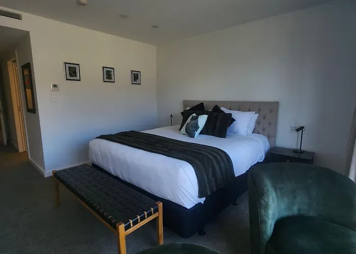Lakeside 3 Bdrm Luxury! Appartement