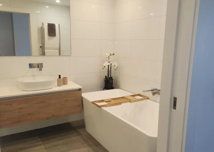 Appartement Lakeside 3 Bdrm Luxury!