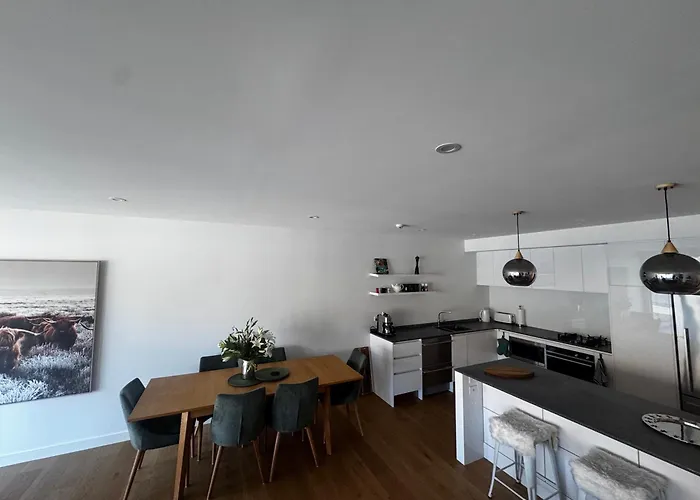 Lakeside 3 Bdrm Luxury! Wanaka