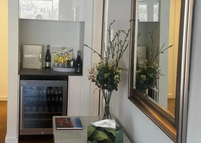 Lakeside 3 Bdrm Luxury! Wanaka