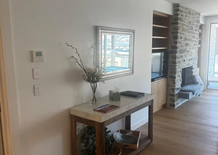Lakeside 3 Bdrm Luxury! Wanaka