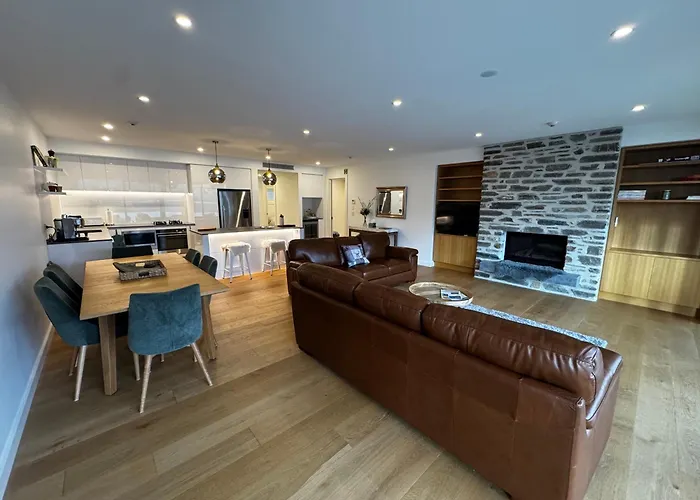 Lakeside 3 Bdrm Luxury! Wanaka